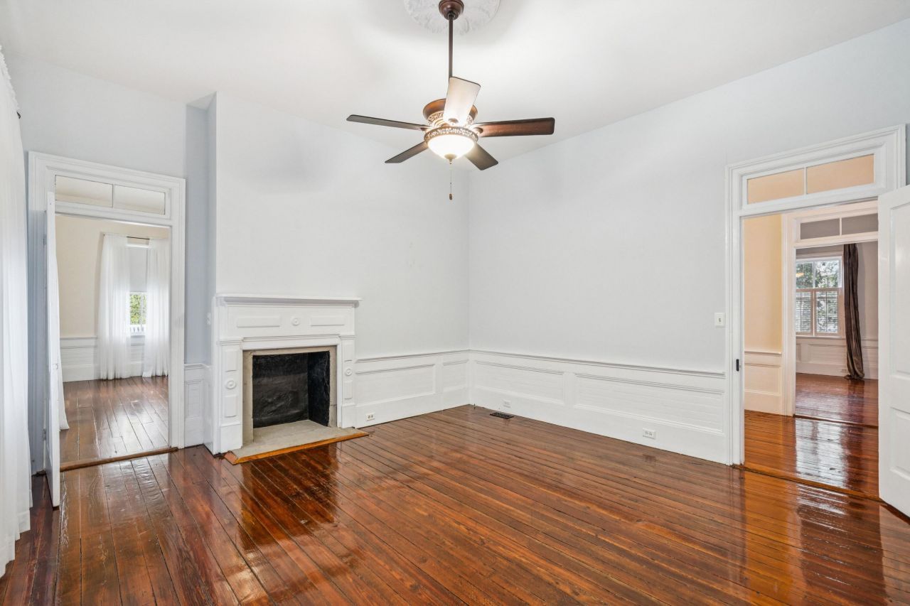 214 E Doty Avenue Photo 23