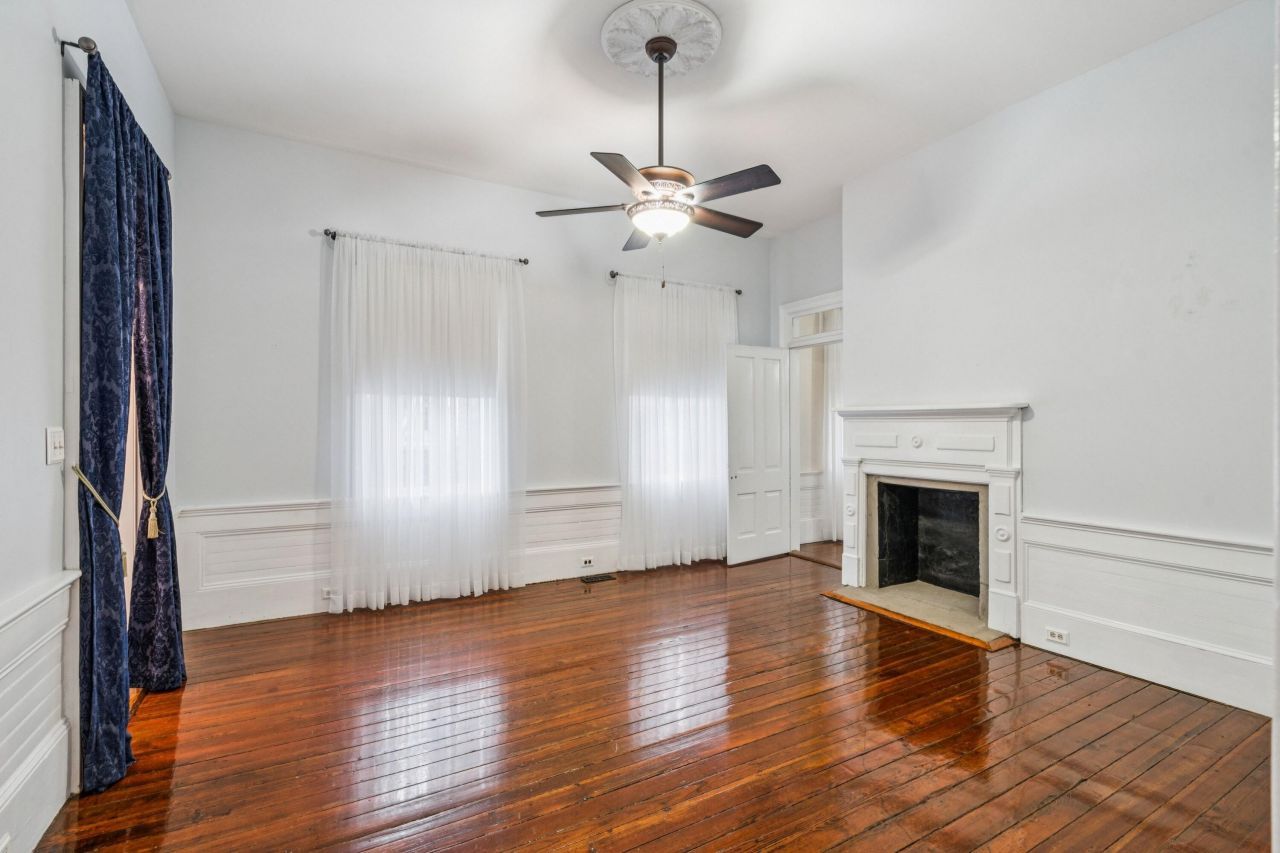 214 E Doty Avenue Photo 26