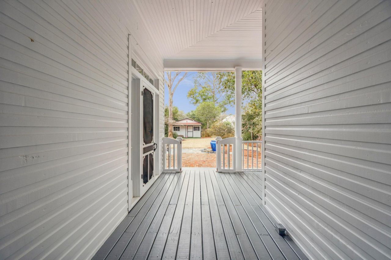 214 E Doty Avenue Photo 40