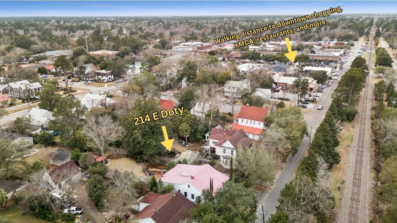 214 E Doty Avenue Photo 50