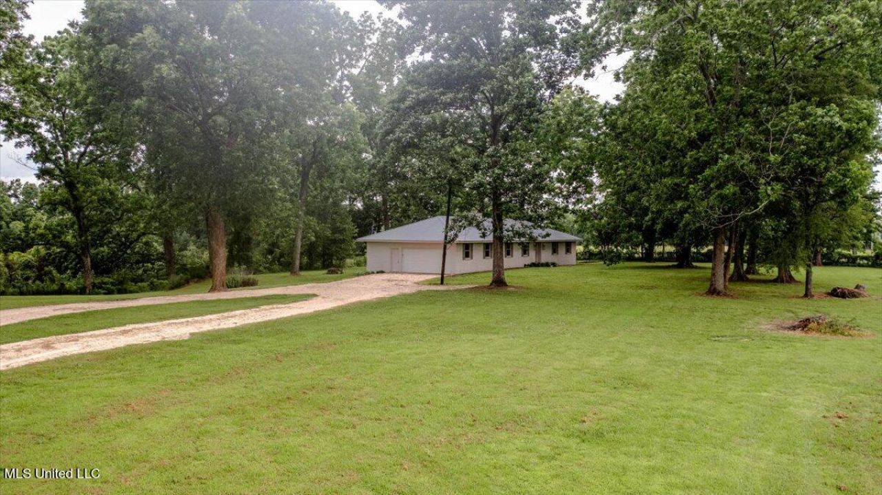 7485 W Highway 4, Senatobia, MS 38668 Main Photo