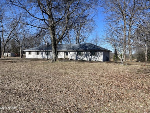 7485 W Highway 4, Senatobia, MS 38668