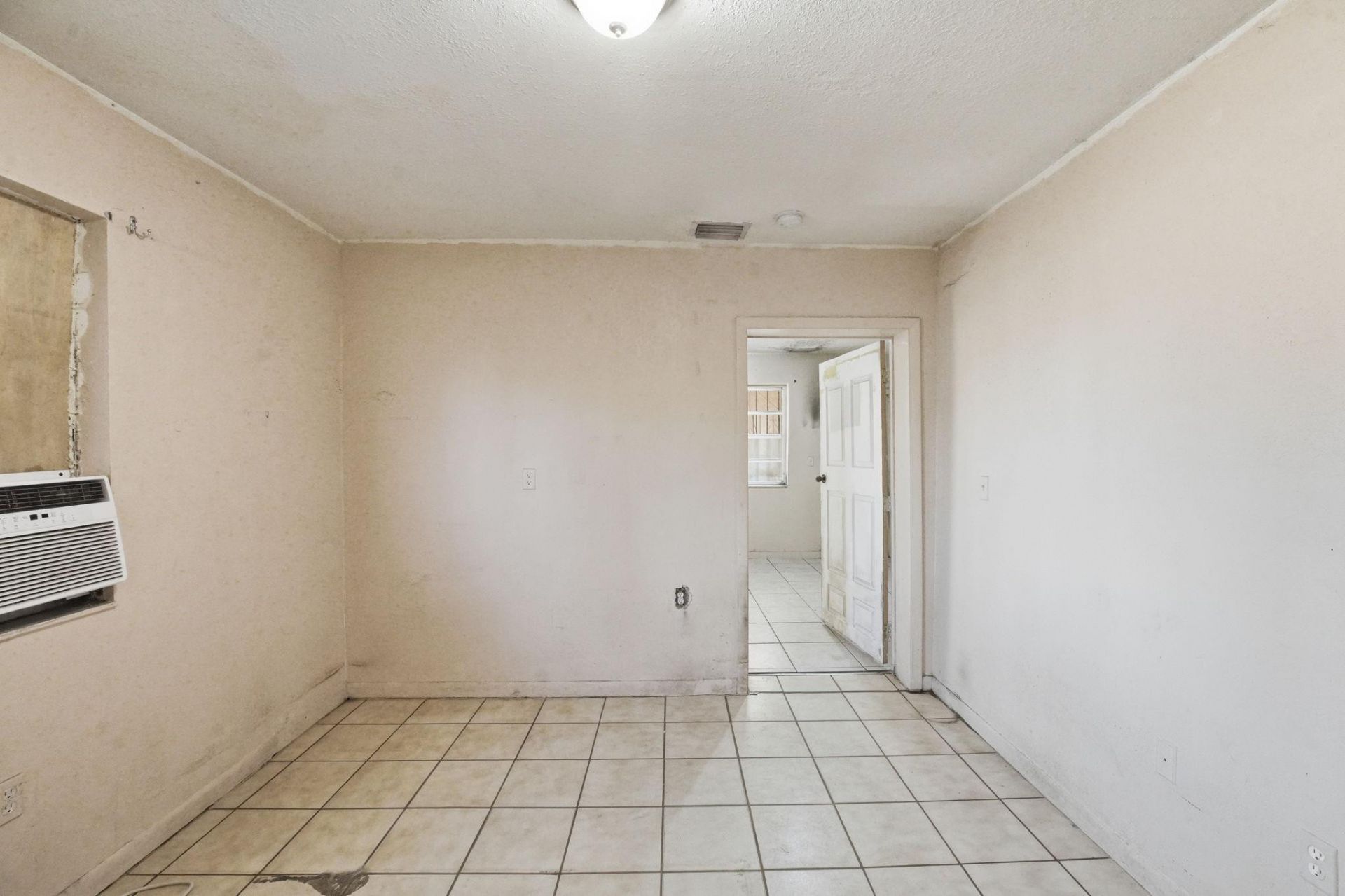 4925 E 9th Court, Hialeah, FL 33013 Photo