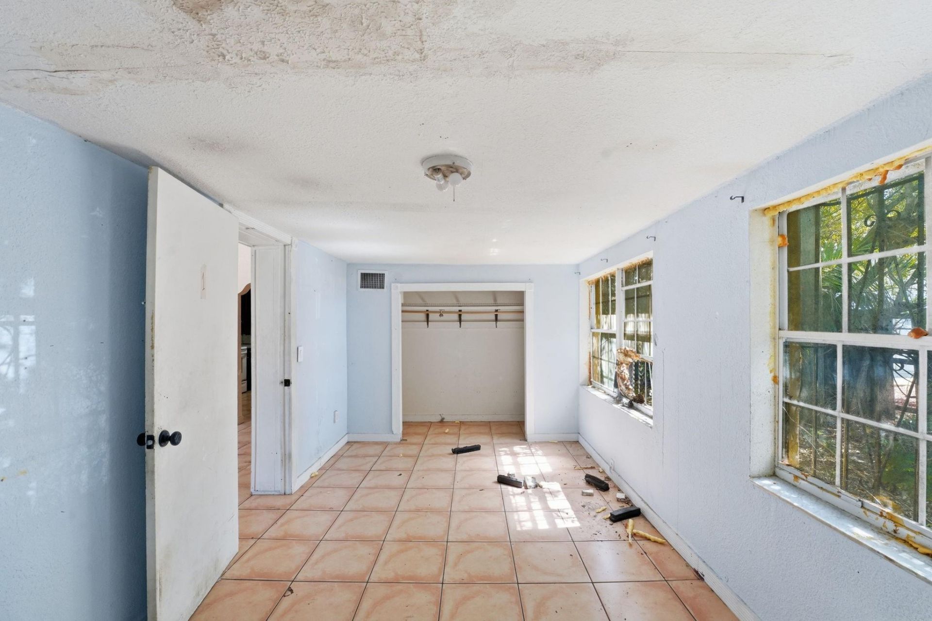 4925 E 9th Court, Hialeah, FL 33013 Photo