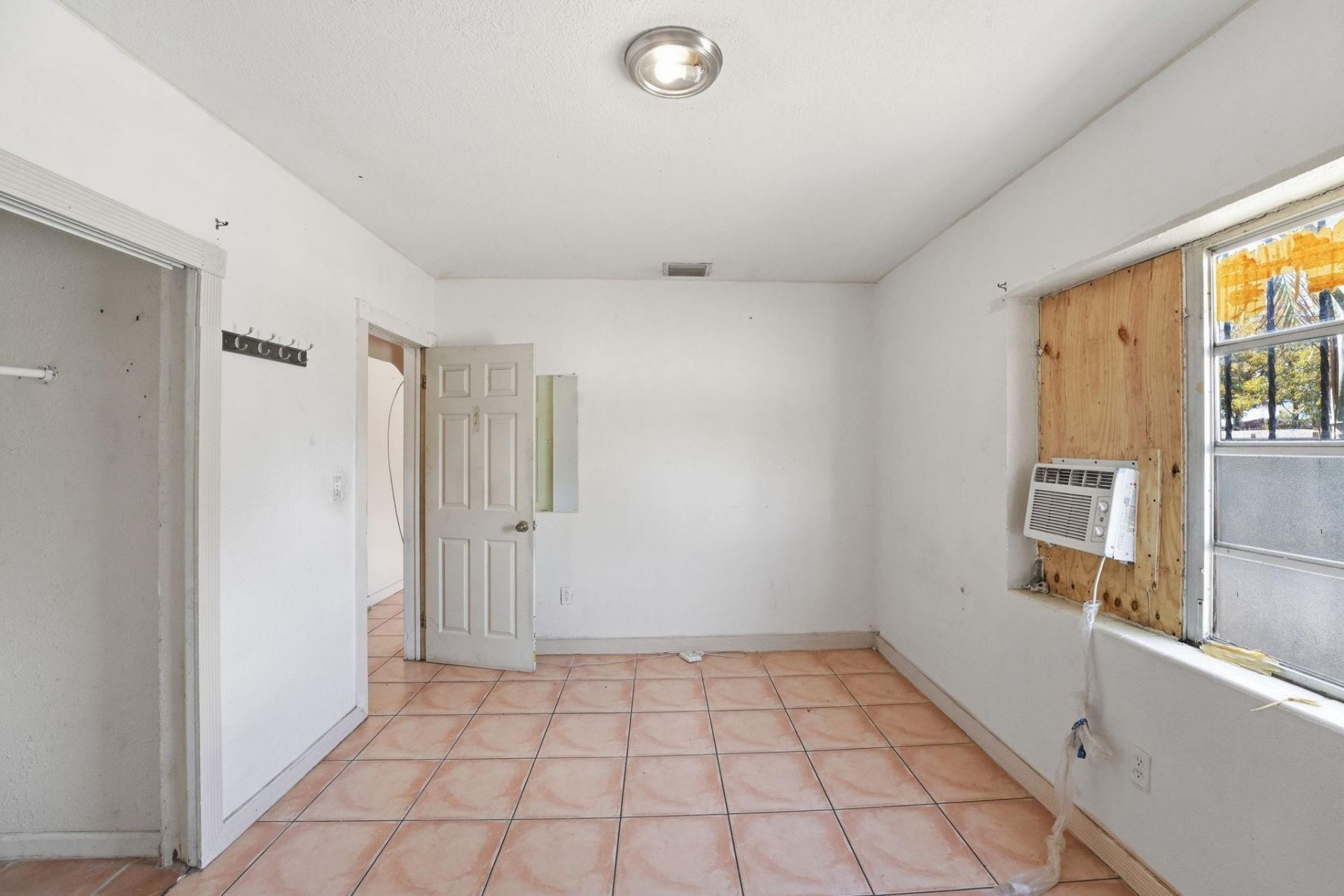 4925 E 9th Court, Hialeah, FL 33013 Photo