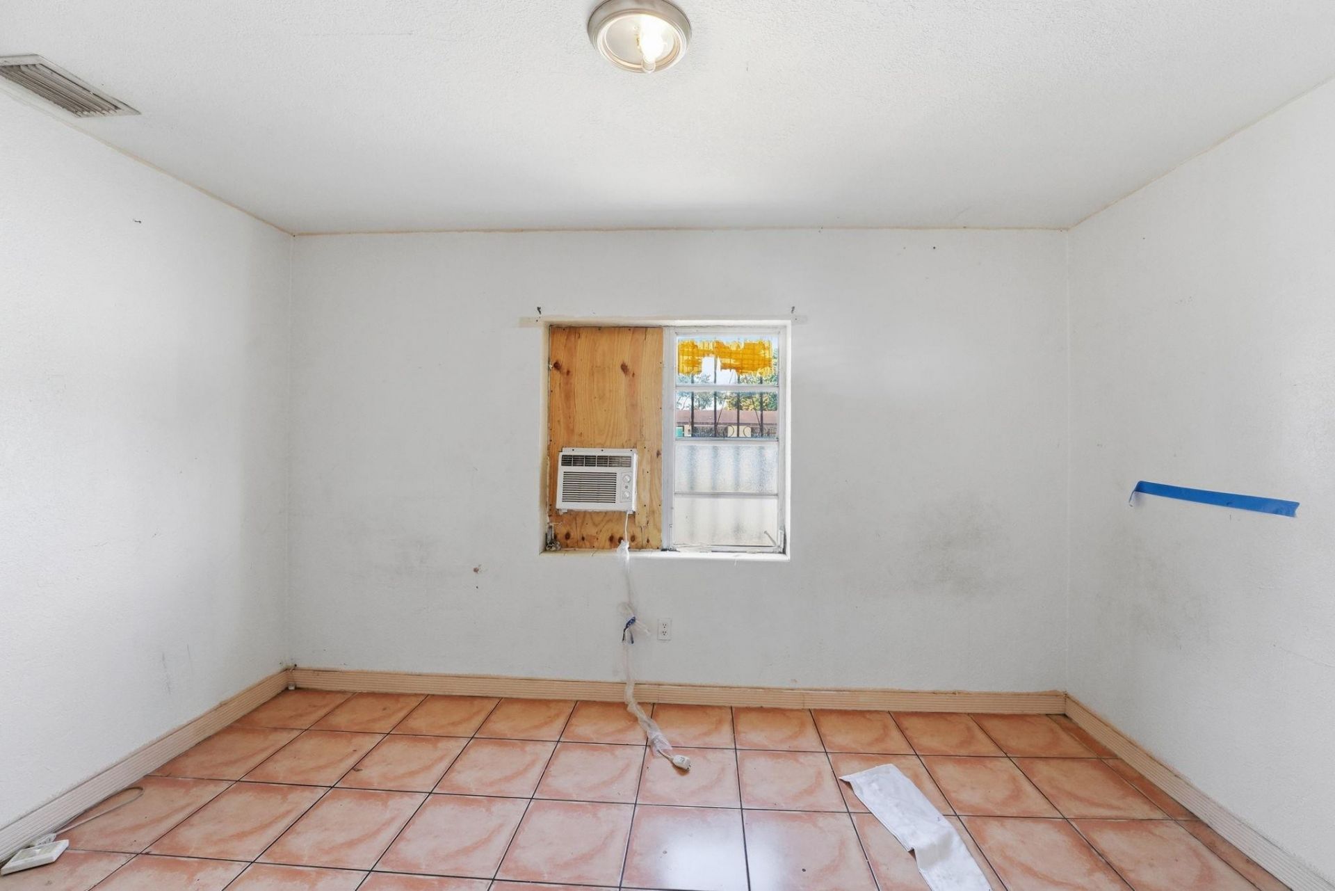 4925 E 9th Court, Hialeah, FL 33013 Photo