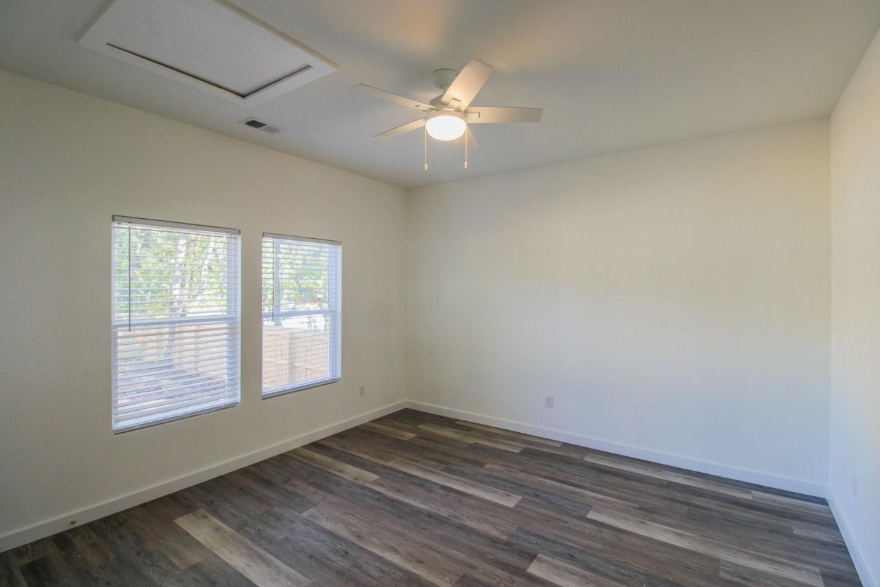 1922 Harper Street Photo 10