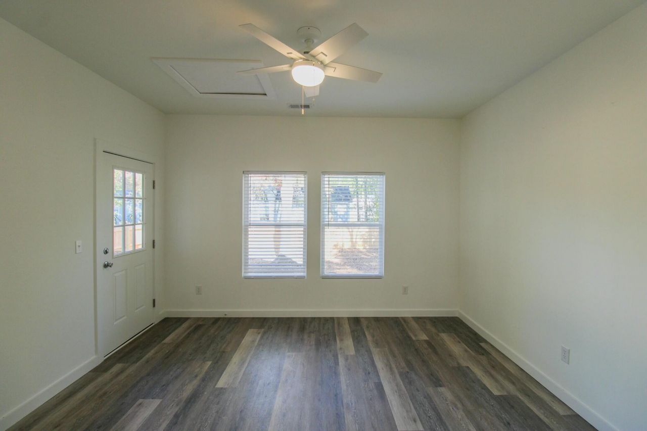 1922 Harper Street Photo 11