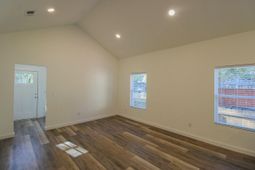 1922 Harper Street photo 4