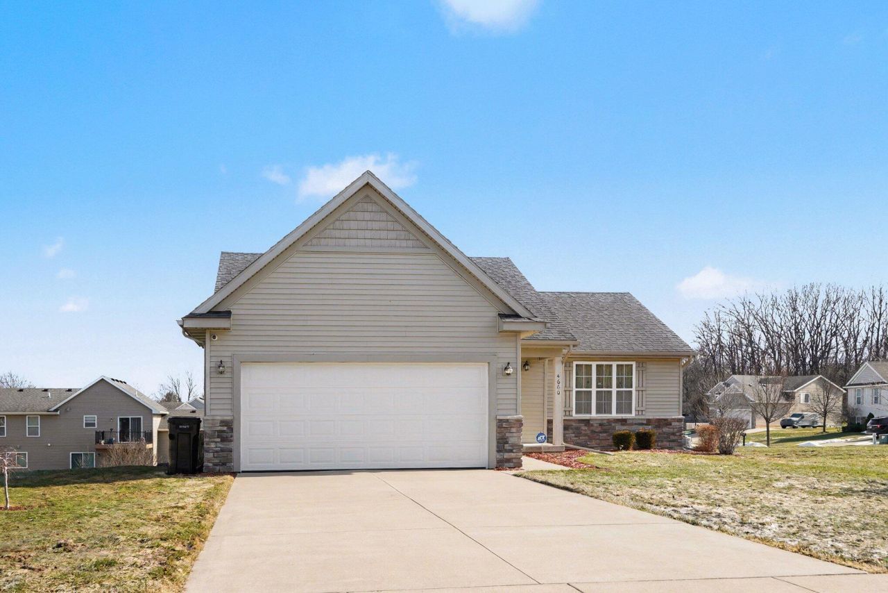 4660 Haywood Drive Se, Kentwood, MI 49512 Main Photo