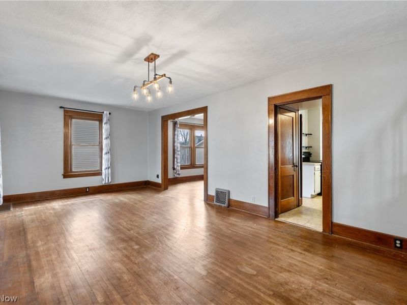 1823 S Seneca Avenue, Alliance, OH 44601 Photo 3