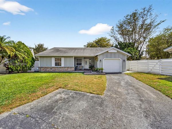 14607 SW 142nd Pl, Miami, FL 33186