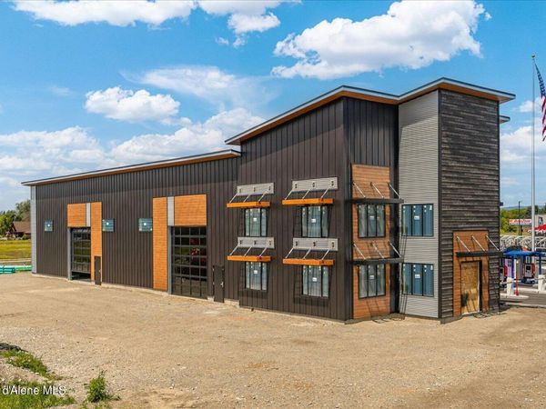 9878 N Kirkpatrick St, Hayden, ID 83835