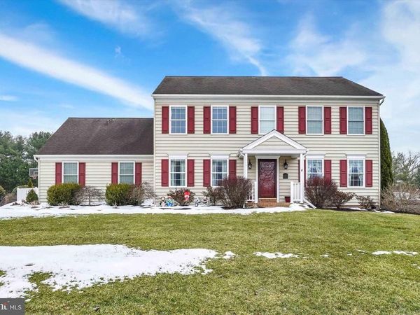 1383 STERLING DRIVE, YORK, PA 17404