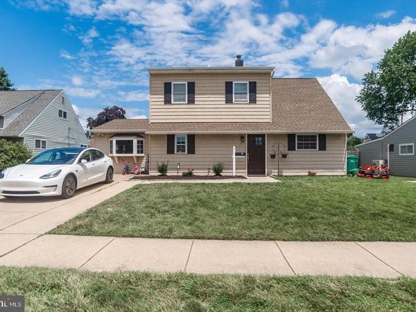 70 HUCKLEBERRY LANE, LEVITTOWN, PA 19055