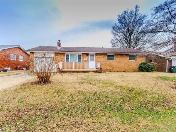 1587 Lois Street, Belpre, OH 45714