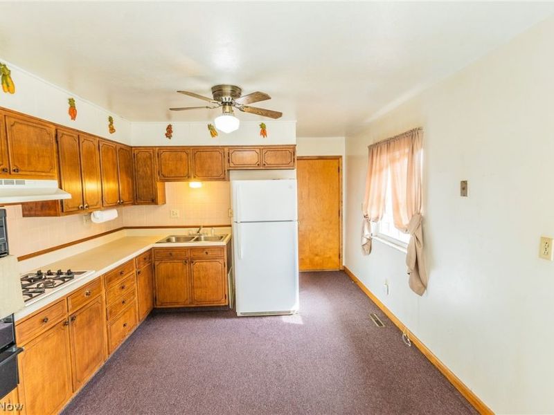 1587 Lois Street, Belpre, OH 45714 Photo 15