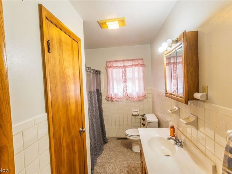 1587 Lois Street, Belpre, OH 45714 Photo 22