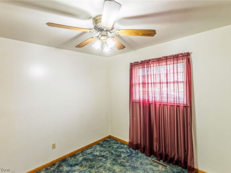 1587 Lois Street, Belpre, OH 45714 Photo 24