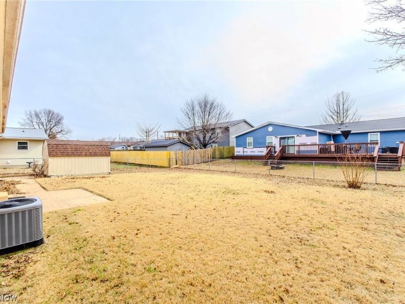 1587 Lois Street, Belpre, OH 45714 Photo 33