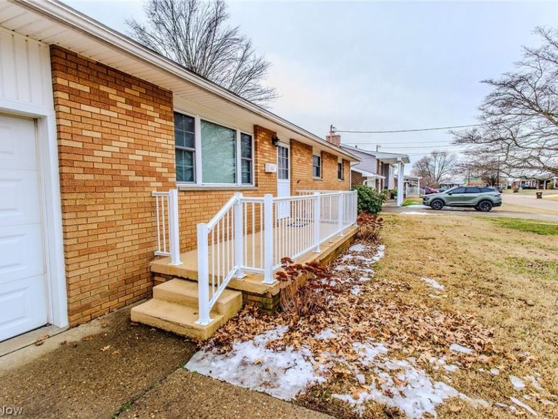 1587 Lois Street, Belpre, OH 45714 Photo 6