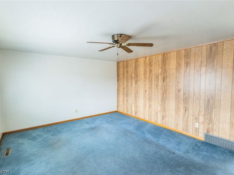 1587 Lois Street, Belpre, OH 45714 Photo 9