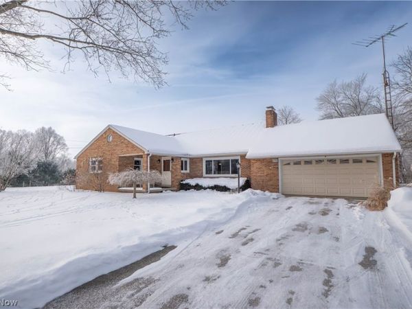 4795 Erie Avenue NW, Canal Fulton, OH 44614