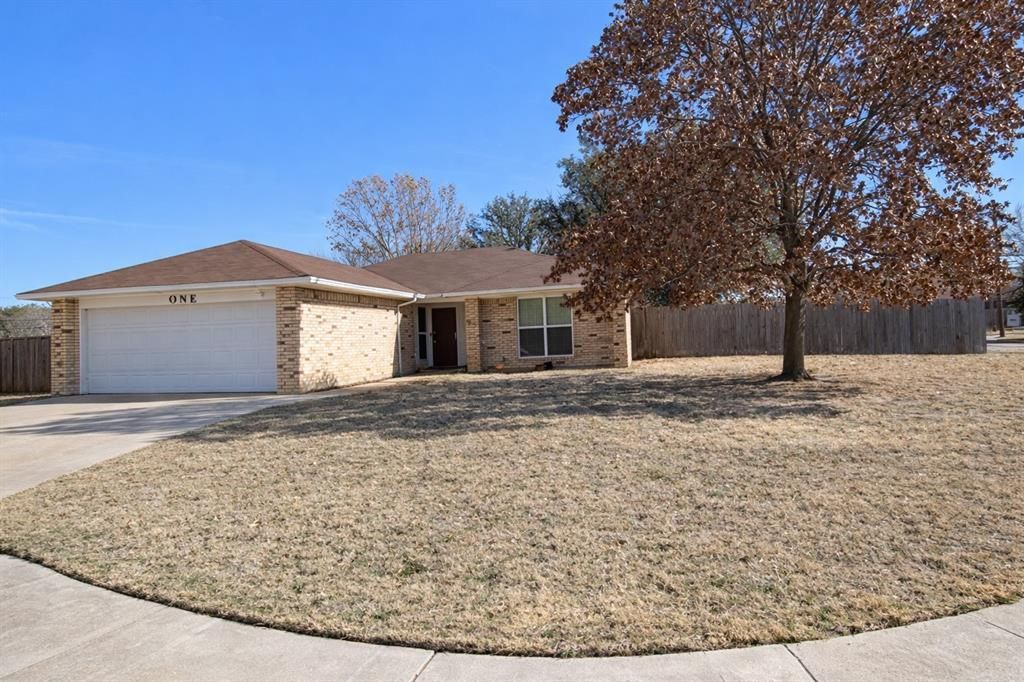 1 Daisy Circle, Wichita Falls, TX 76310 Main Photo