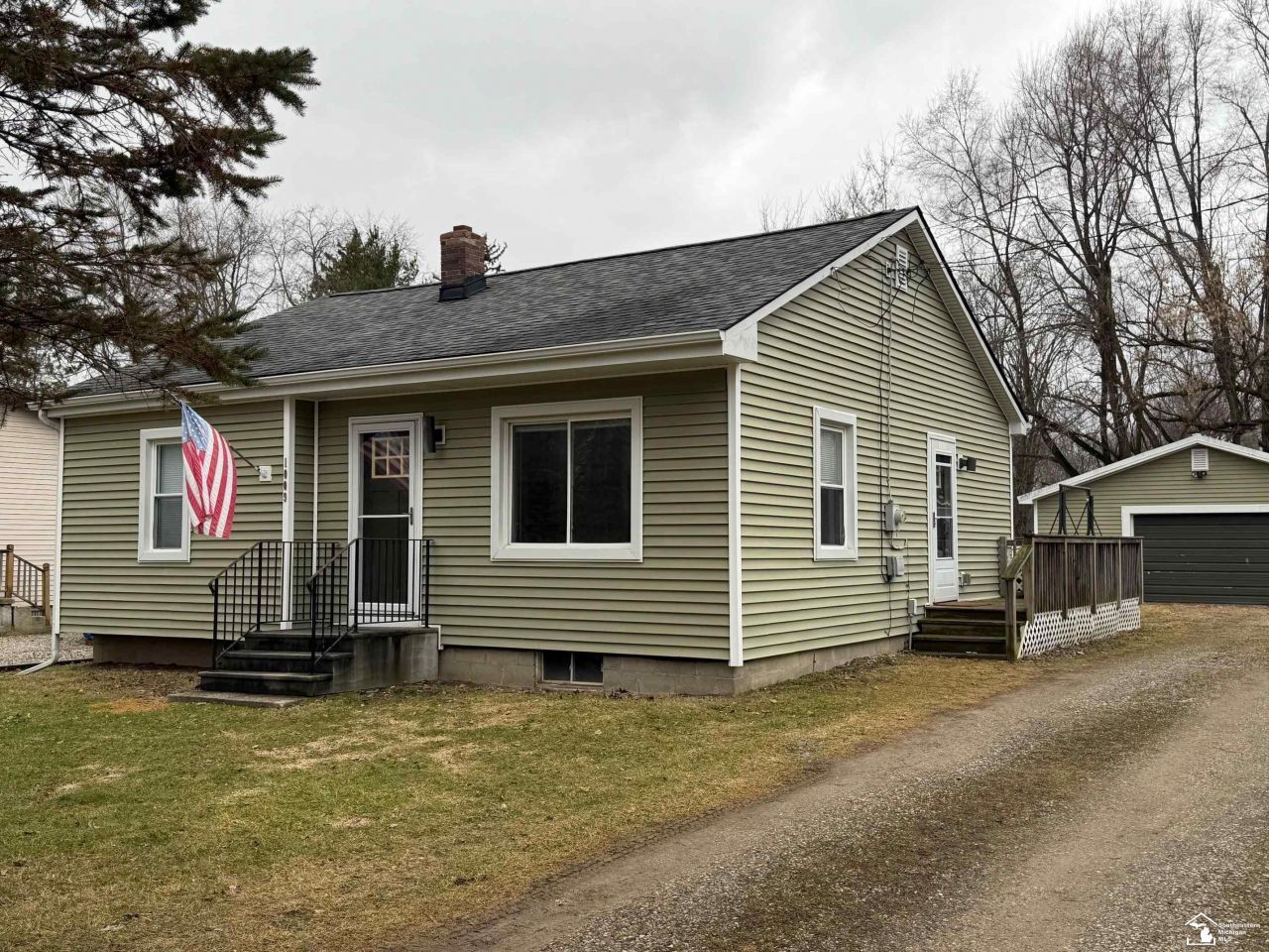 1009 N Lemen Street, Fenton, MI 00000 Main Photo