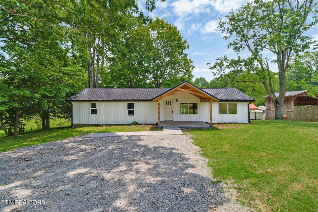1095 Franklin Rd, Jamestown, TN 38556 Main Photo