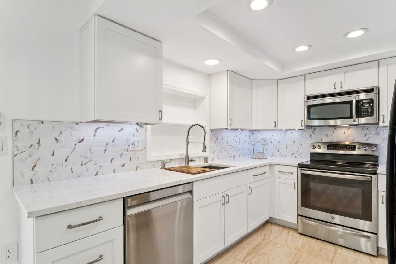 8702 Seeley Lane, Hudson, FL 34667 Photo