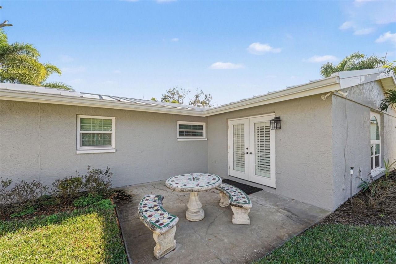 1183 35th Avenue Ne, Saint Petersburg, FL 33704 Photo