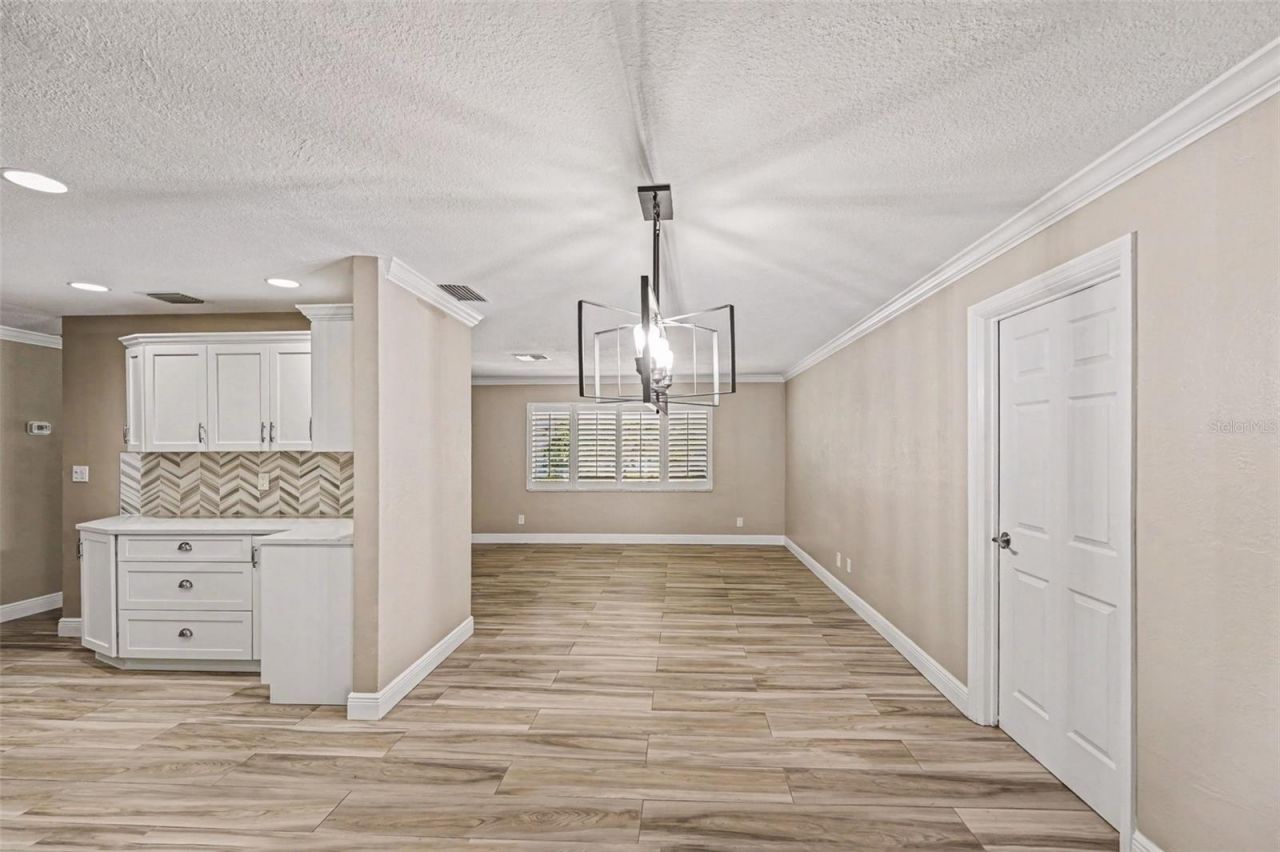 1183 35th Avenue Ne, Saint Petersburg, FL 33704 Photo