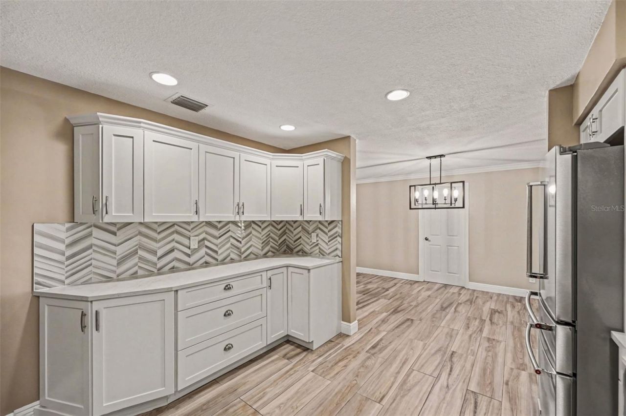 1183 35th Avenue Ne, Saint Petersburg, FL 33704 Photo