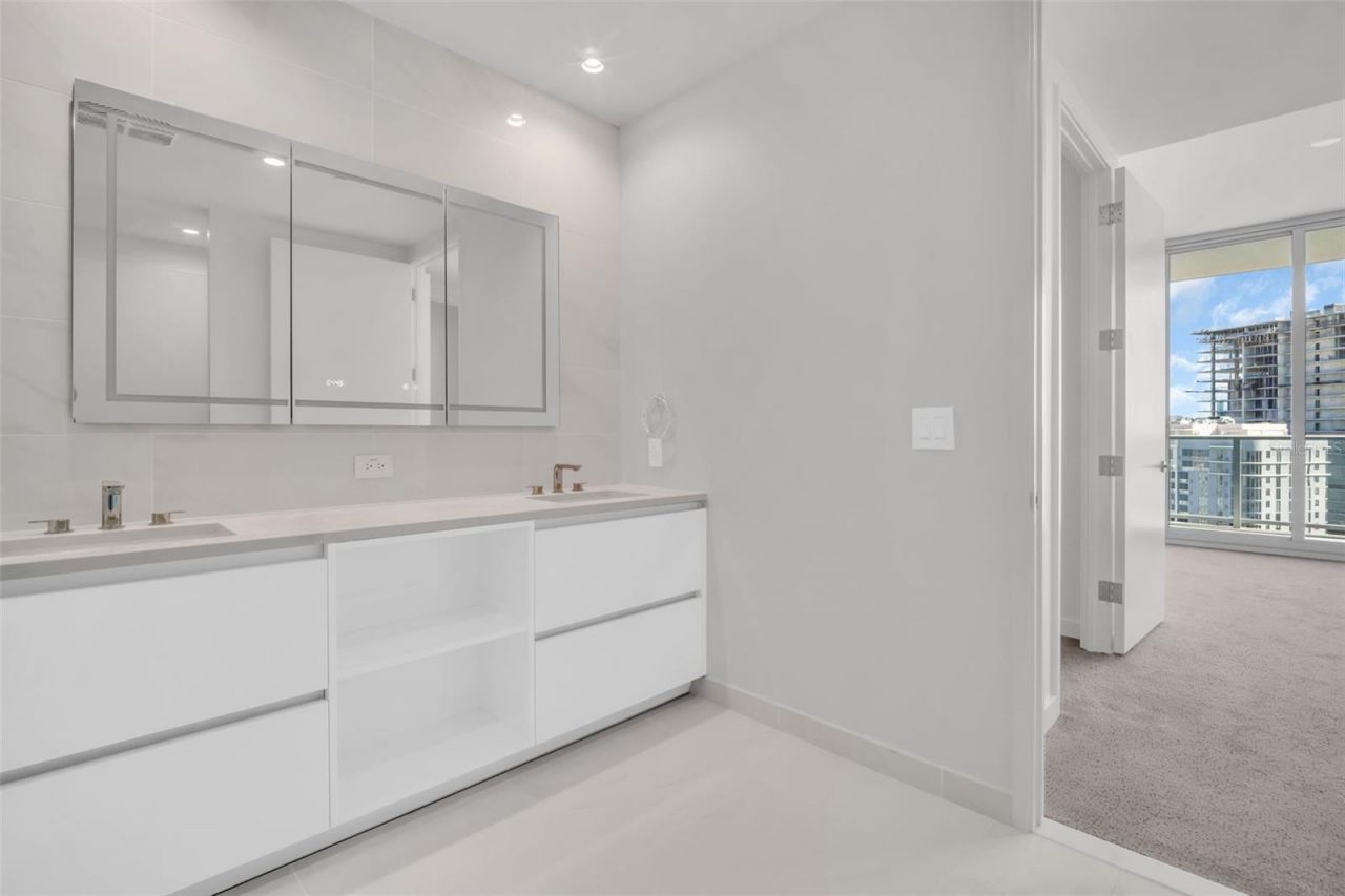 400 Central Avenue, Unit 2205, Saint Petersburg, FL 33701 Photo