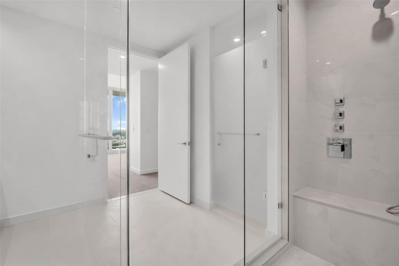 400 Central Avenue, Unit 2205, Saint Petersburg, FL 33701 Photo