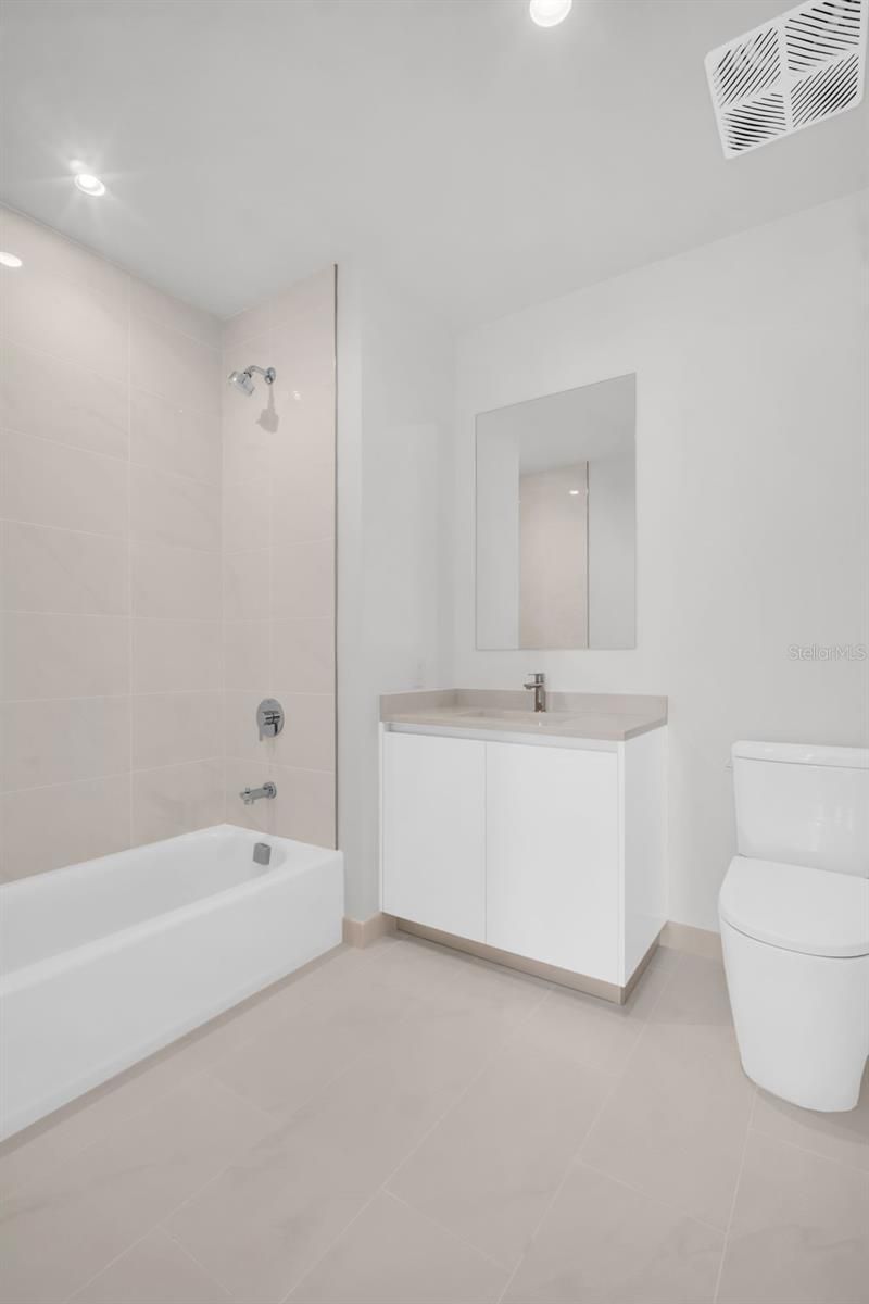 400 Central Avenue, Unit 2205, Saint Petersburg, FL 33701 Photo