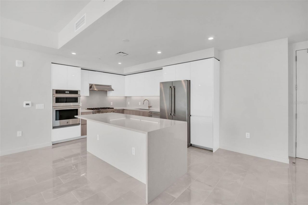 400 Central Avenue, Unit 2205, Saint Petersburg, FL 33701 Photo