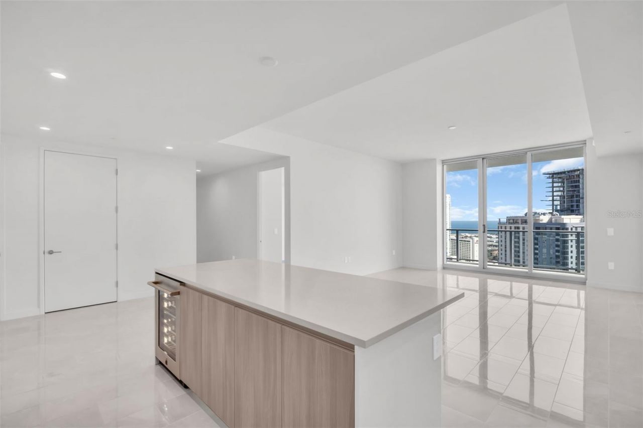 400 Central Avenue, Unit 2205, Saint Petersburg, FL 33701 Photo