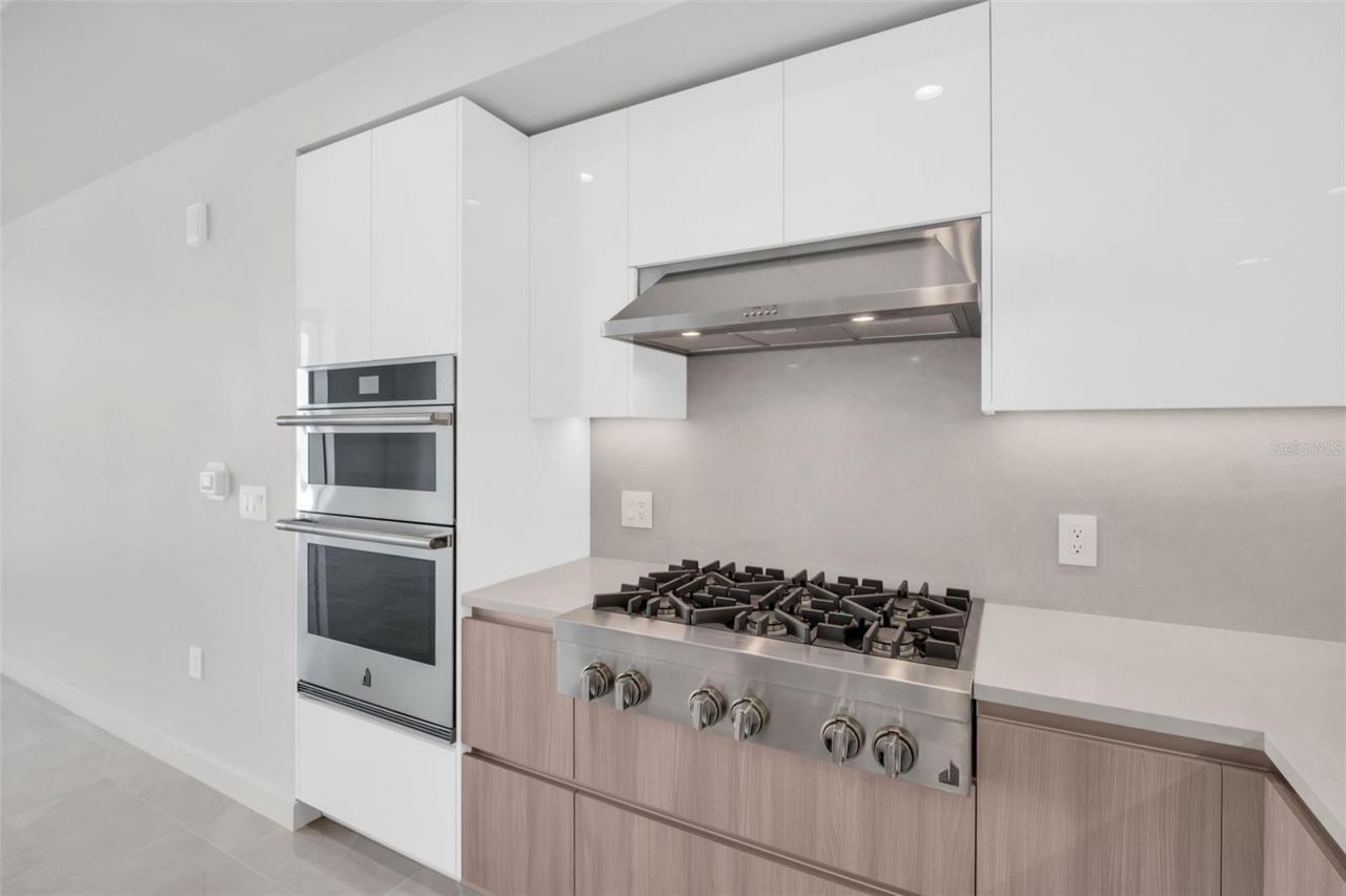 400 Central Avenue, Unit 2205, Saint Petersburg, FL 33701 Photo