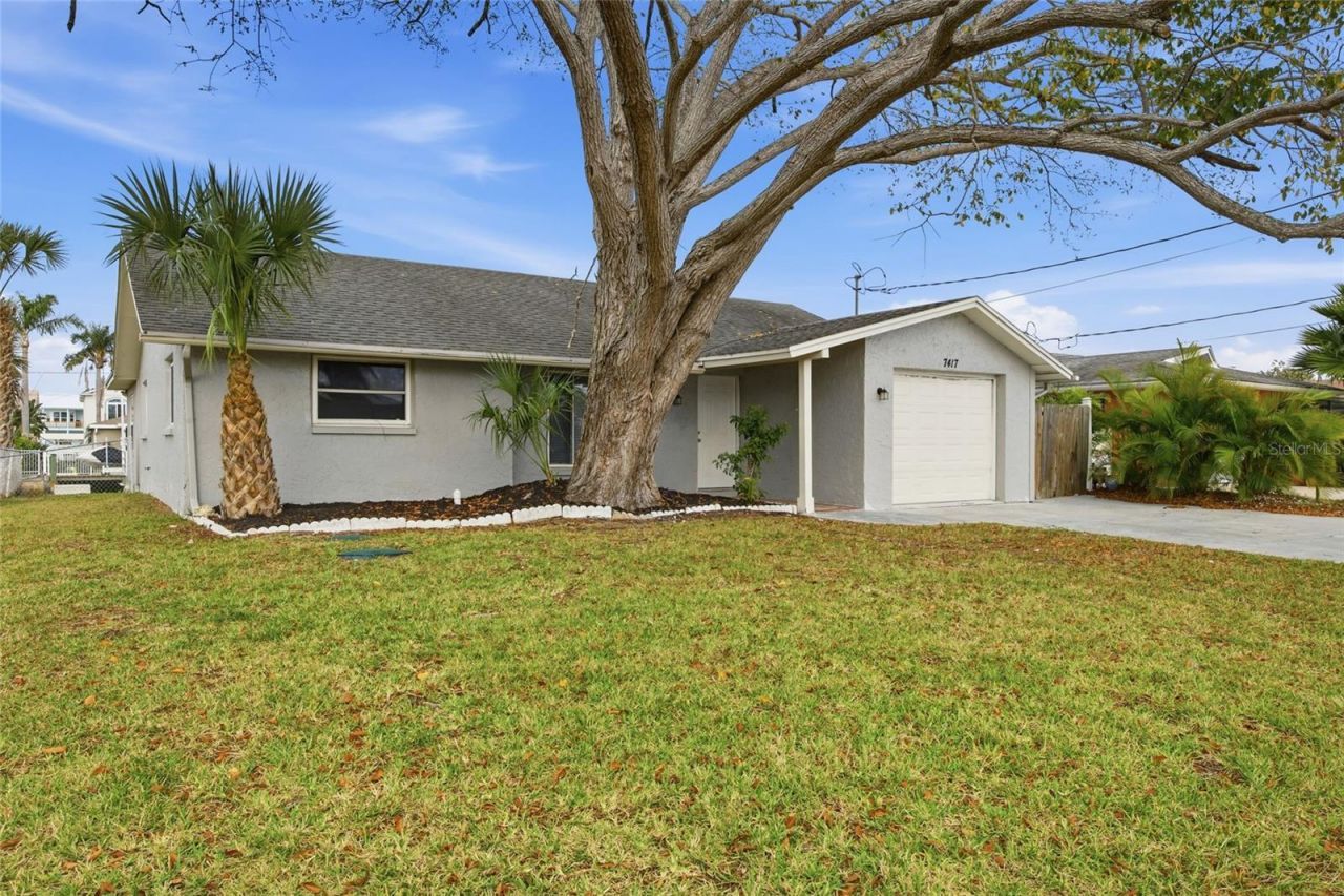 7417 Mako Drive, Hudson, FL 34667 Photo