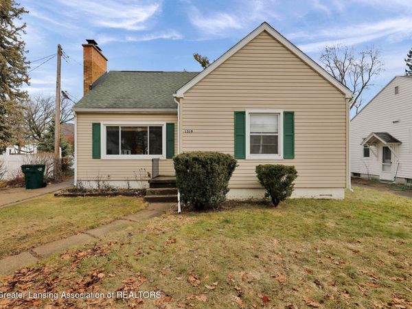 1319 Pico Avenue, Lansing, MI 48910