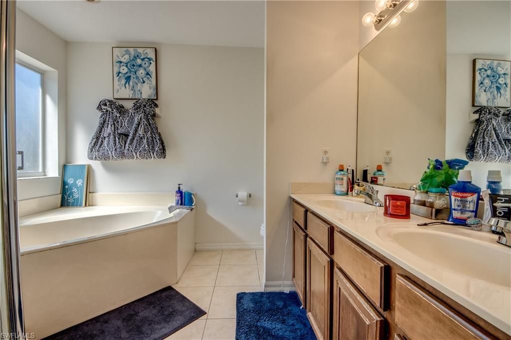 9957 Chiana Cir, Fort Myers, FL 33905 Photo