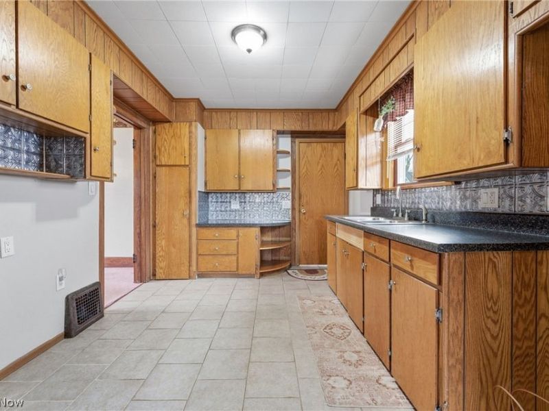 864 W College Road, Alliance, OH 44601 Photo 20