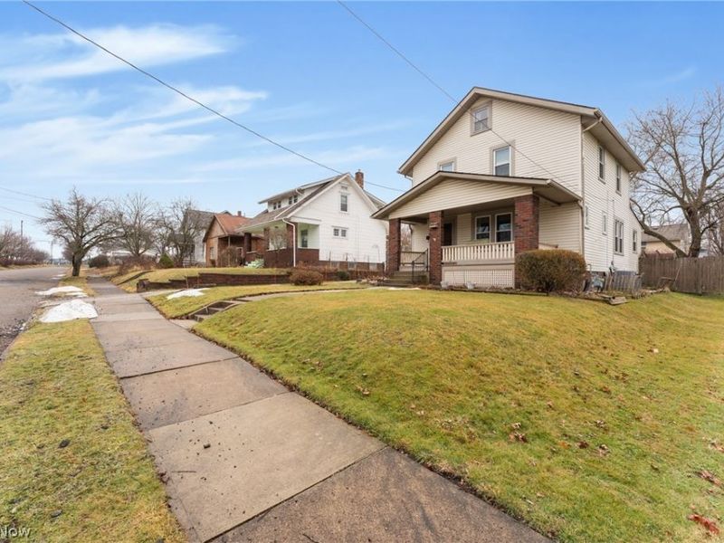 864 W College Road, Alliance, OH 44601 Photo 3