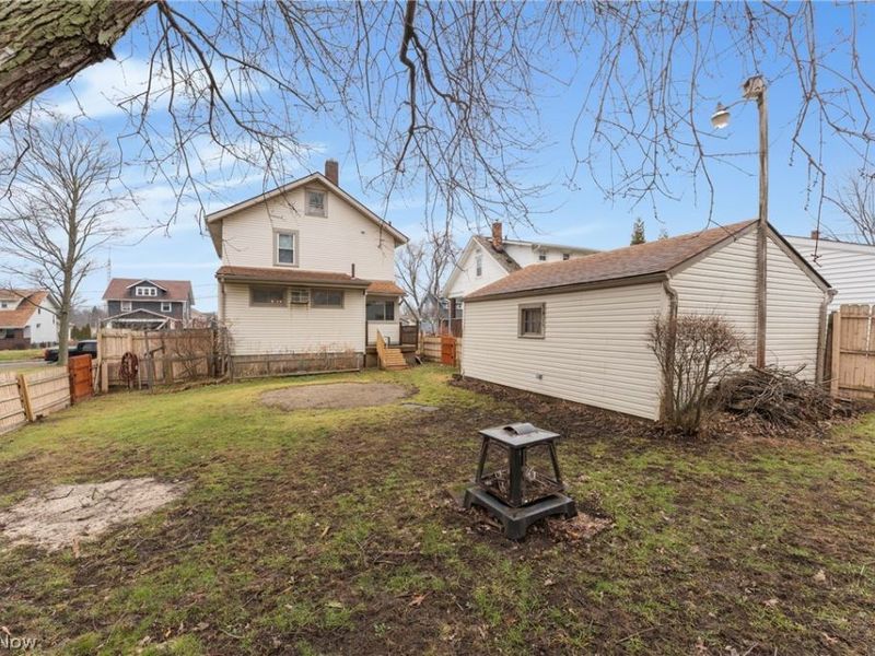 864 W College Road, Alliance, OH 44601 Photo 9