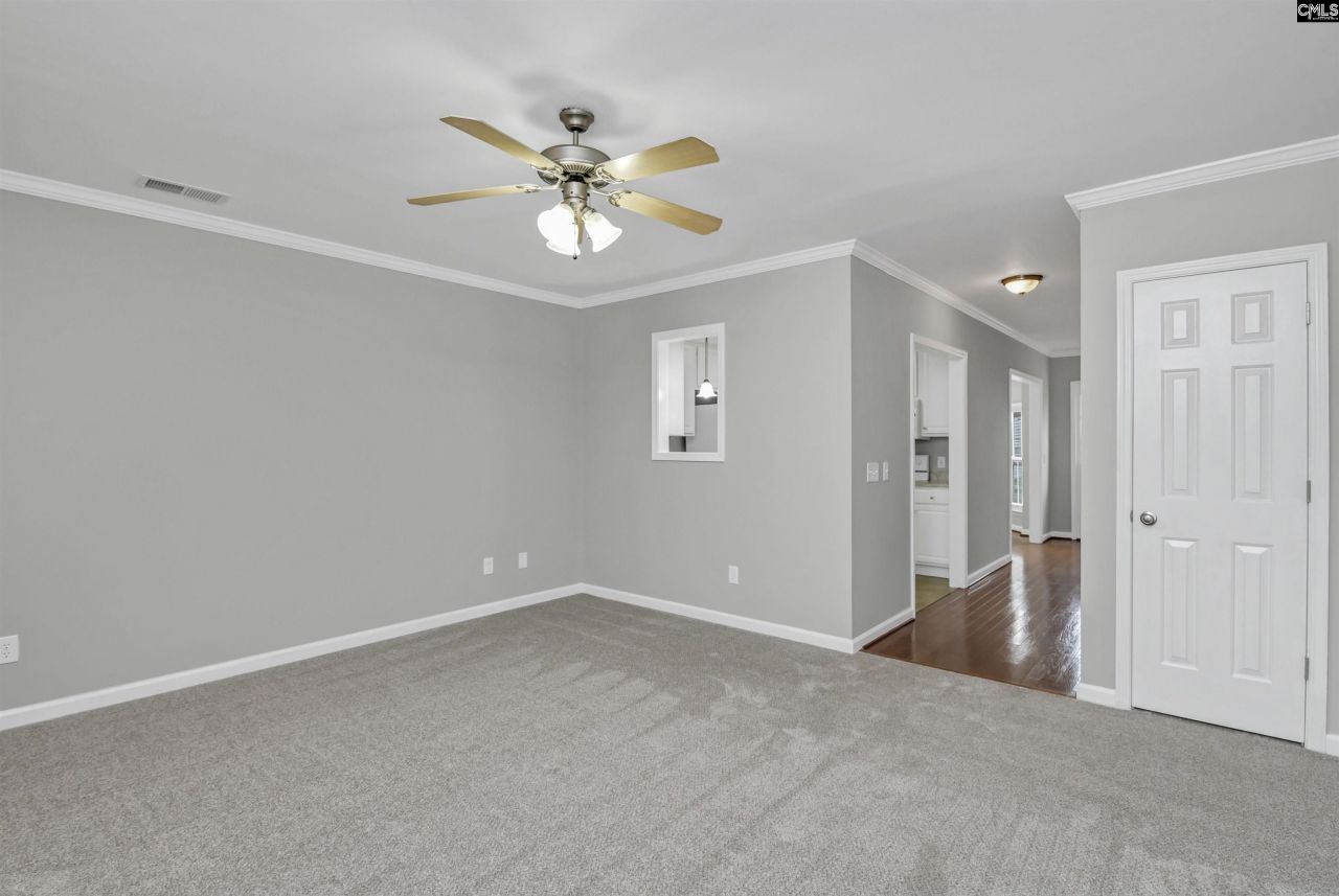 10 Magnolia Glen Lane  Photo 4