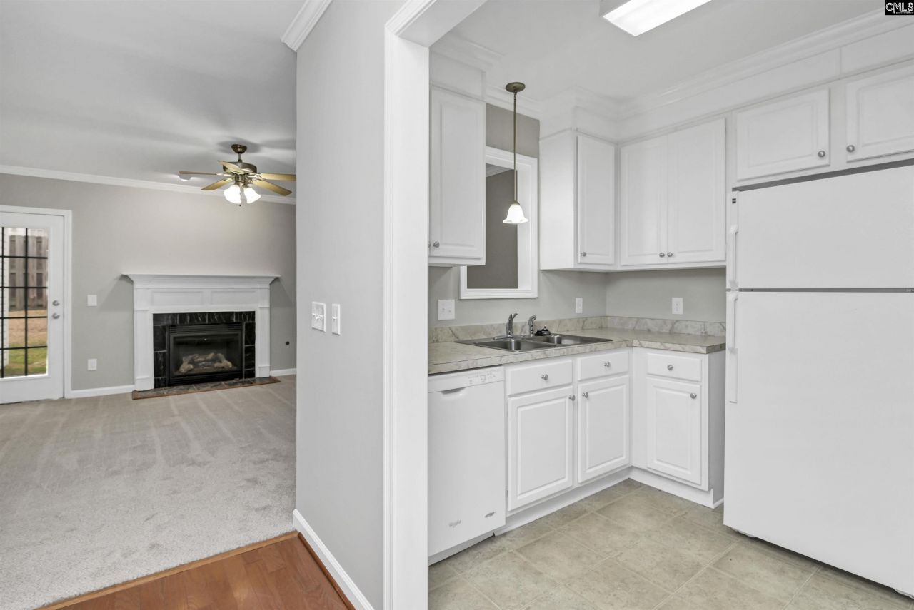 10 Magnolia Glen Lane  Photo 5