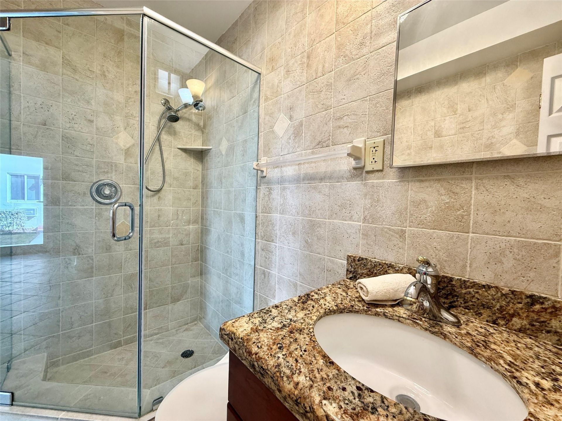 1187 Hillsboro Mile, Unit 9e, Hillsboro Beach, FL 33062 Photo