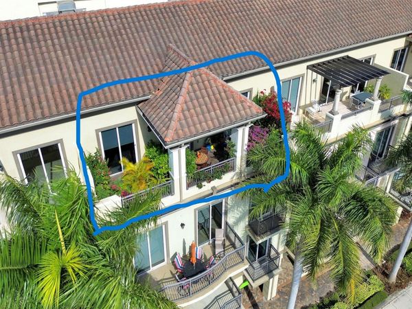 2631 NE 14th Ave, Unit 404, Wilton Manors, FL 33334